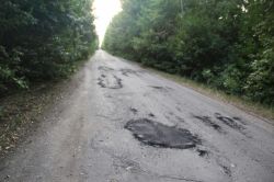 На дорогах Аркадакского района нарушают технологию ямочного ремонта
