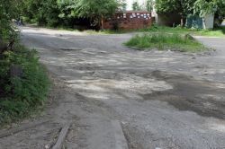 Единственная асфальтированная дорога в Углёвку нуждается в ремонте