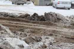 На саратовских дорогах из-за мороза образуются ледяные наросты