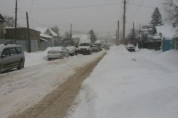 В Саратове общественный транспорт борется со снежными заносами на дорогах