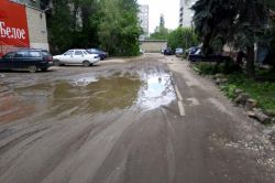 Саратовцы пожаловались на разрушенный двор