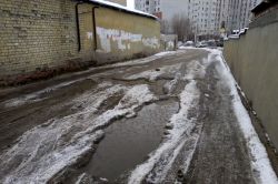 Улица Миротворцева снова покрылась ледяными торосами