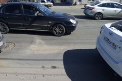На улице Танкистов образовалась глубокая просадка