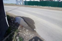 Устранена опасная выбоина в поселке Тепличный