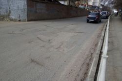 Разбита дорога по Международному проезду