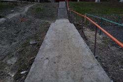 В Заводском рассыпается лестница, установленная по указанию губернатора