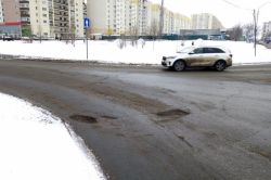 Разбивается перекресток улиц Топольчанской и Академика Антонова