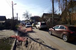 Раскопы парализовали движение по улице Черниговской