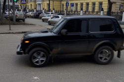 На Большой Казачьей образовалась глубокая просадка