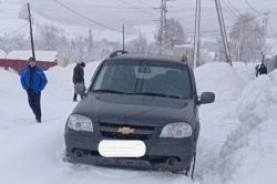 Саратовцы пожаловались на то, что машинами приходится пробивать дороги в Заводском районе