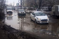 Ямы вернулись на улицу Тулайкова