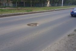 На улице Тульской появилась опасная просадка
