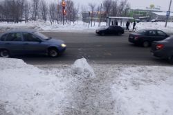 Дороги и тротуары поселка Юбилейный пребывают в снежном плену