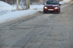 Дорогу по улице Братьев Никитиных чистят от снега, но не ремонтируют