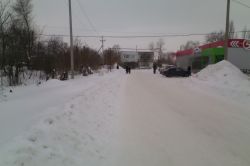 Жители Ершова жалуются на засыпанные снегом тротуары