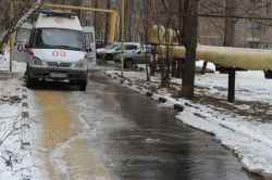 Вода затопила несколько дорог и дворов на Лебедева-Кумача