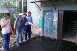 В Красноармейске подтапливает несколько подъездов ремонтируемых домов