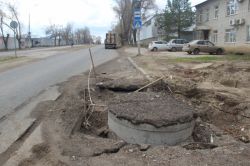 Провалы и просадки угрожают безопасности движения на дорогах Заводского района