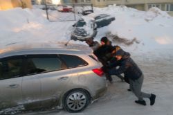 Снегопад отрезал микрорайон «Березки» от остального города