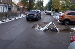 Раскопы затрудняют движение по улице Гоголя