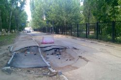 Ямочный ремонт на улице Электронной обошел провал стороной