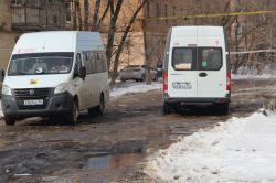 Жители Энгельса пожаловались на разбитую дорогу в Летном городке