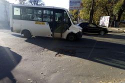 Саратовцы пожаловались на яму на улице Астраханской
