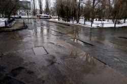 Движение по улице Саперной опасно из-за затянувшегося ямочного ремонта