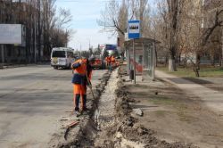 На улице Аэропорт бортовой камень ставят с нарушением нормативов