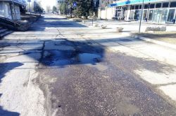 Рядом с проходной «Тантала» образуется провал